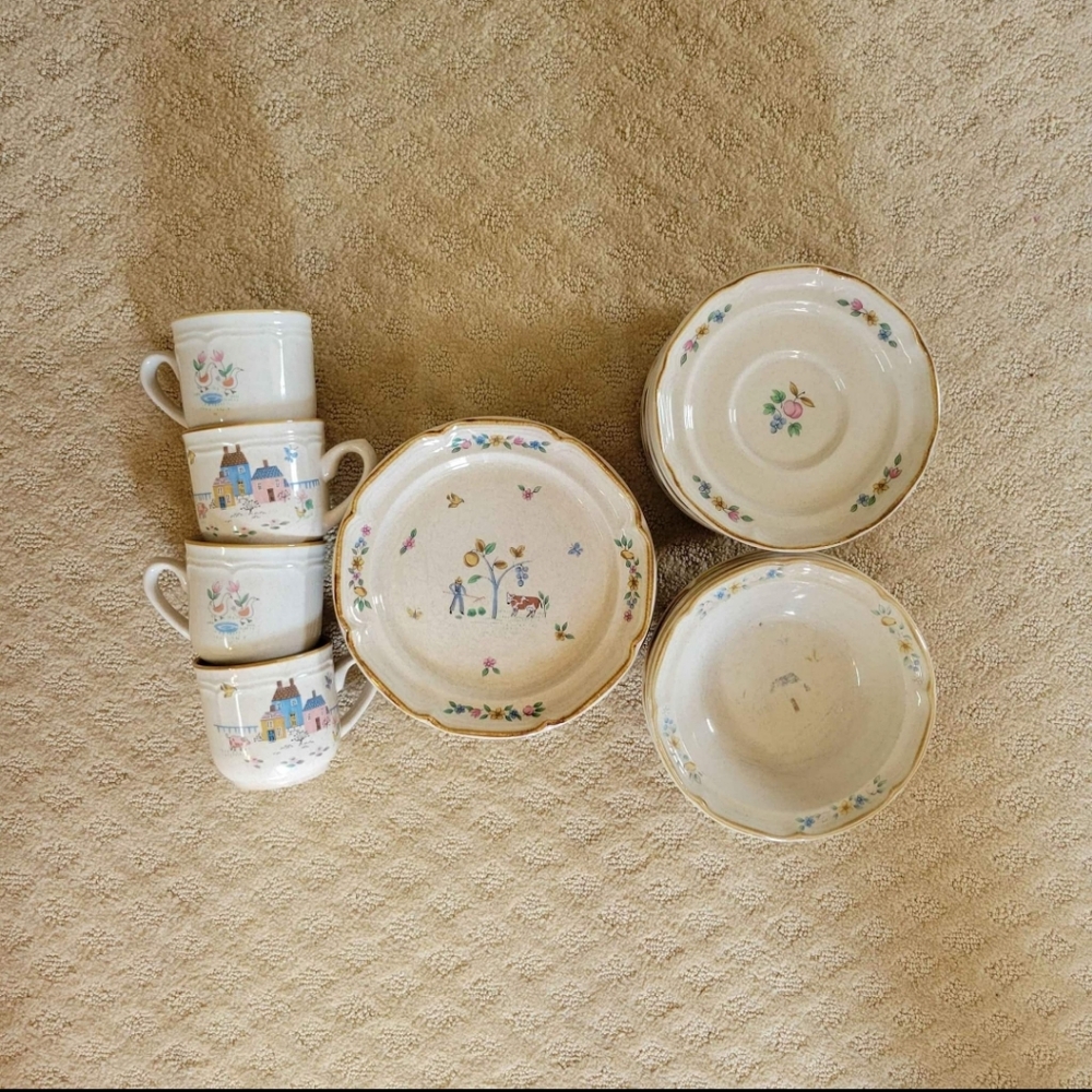International Heartland Dish Set